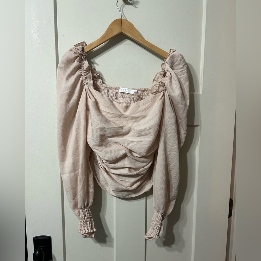 Astr the label ruffle over the shoulder blush long sleeve blouse size medium